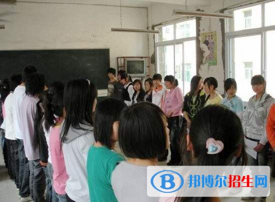 四川適合高中畢業(yè)的中專學校