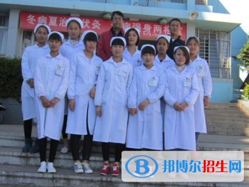 昆明讀中專學校一年要多少錢