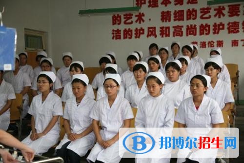大理女生讀中專學校學什么好