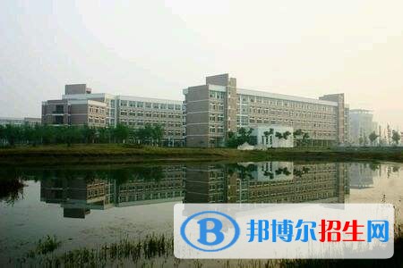 淮安信息職業(yè)技術(shù)學(xué)院?jiǎn)握袌?bào)名條件