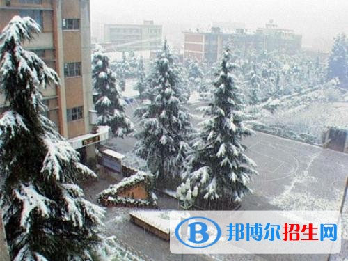曲靖女生上什么中專學校比較好