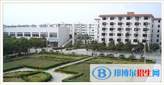 安徽交通職業(yè)技術(shù)學(xué)院?jiǎn)握泻?jiǎn)章