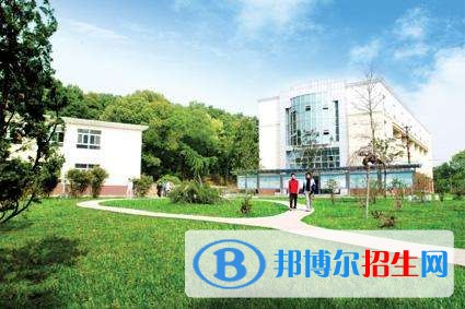 成都工貿(mào)職業(yè)技術(shù)學(xué)院五年制大專學(xué)校地址