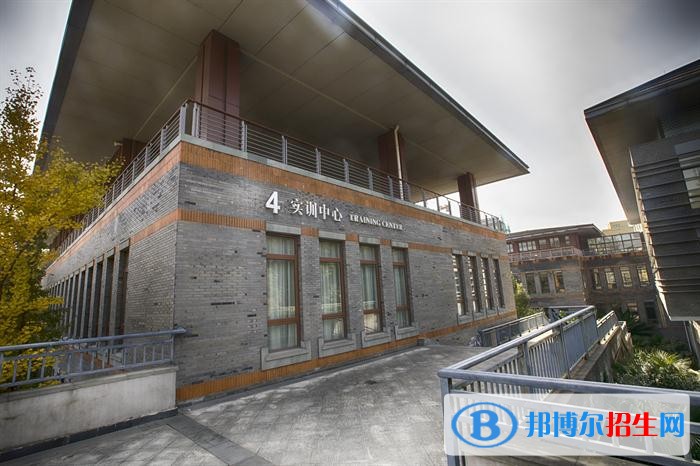 杭州萬(wàn)向職業(yè)技術(shù)學(xué)院?jiǎn)握袌?bào)名時(shí)間