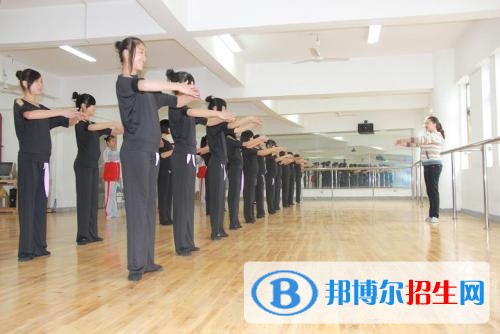 巴中適合女生的中專學(xué)校