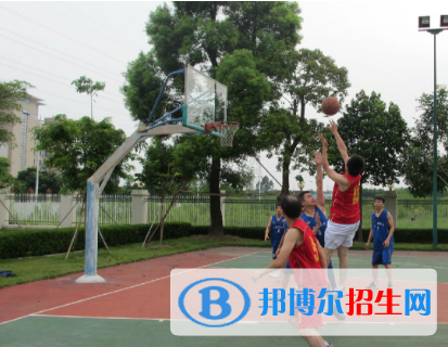 巴中不想讀中專學校