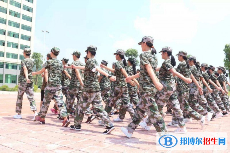 巴中讀中專學(xué)校多少錢(qián)