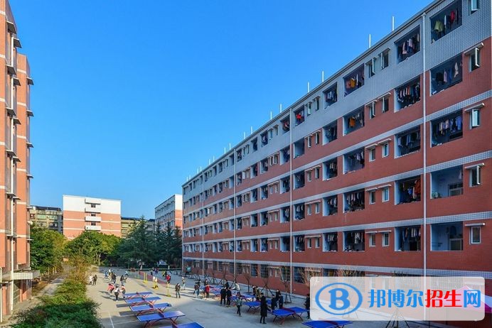 南充中專學校哪個比較好