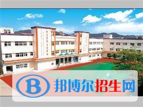 六盤水職高好還是中專學校好