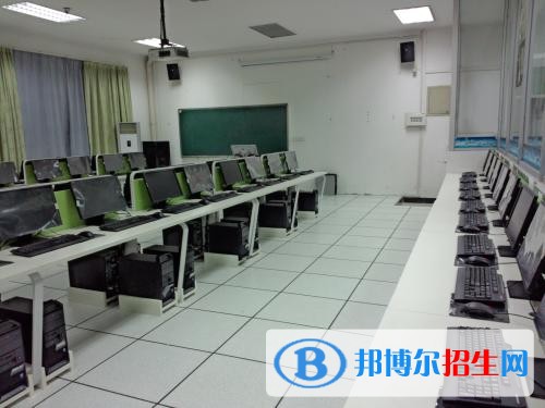 巴中中專學校好還是大專好