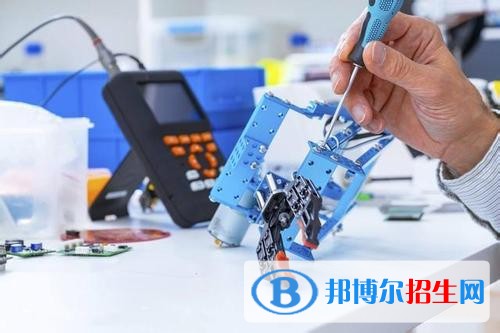 內(nèi)江中專學校和高中的區(qū)別
