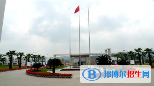 南充中專學(xué)校在哪里
