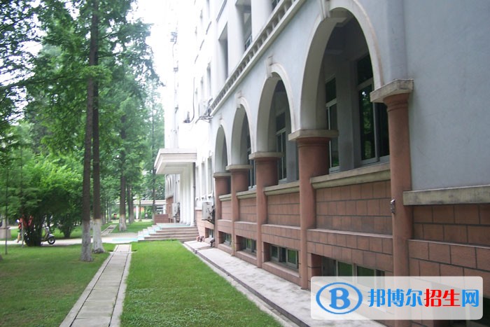武漢船舶職業(yè)技術(shù)學(xué)院?jiǎn)握袌?bào)名條件