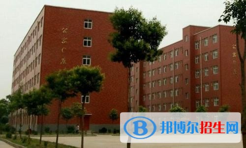 洛陽科技職業(yè)學(xué)院?jiǎn)握泻?jiǎn)章