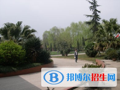 資陽女生學(xué)什么中專學(xué)校好