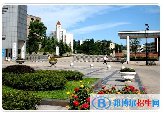 資陽(yáng)高中好還是中專(zhuān)學(xué)校好