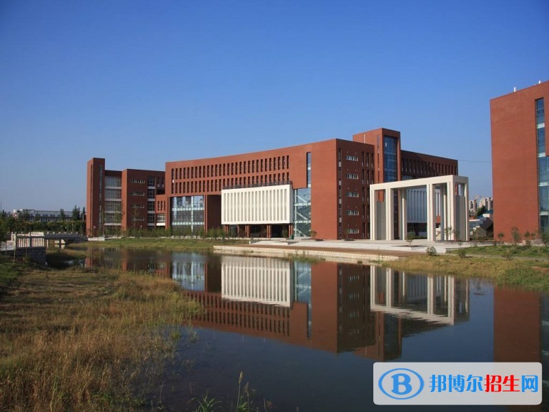 鶴壁汽車工程職業(yè)學(xué)院?jiǎn)握谐煽?jī)查詢時(shí)間