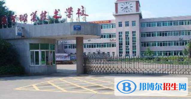 佛山順德區(qū)胡寶星職業(yè)技術(shù)學(xué)校2019年報名條件、招生對象