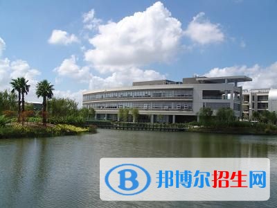 樂山女生讀什么中專學(xué)校好