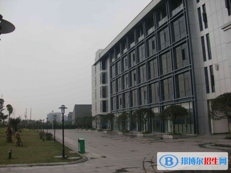 樂山讀中專學校需要什么證件