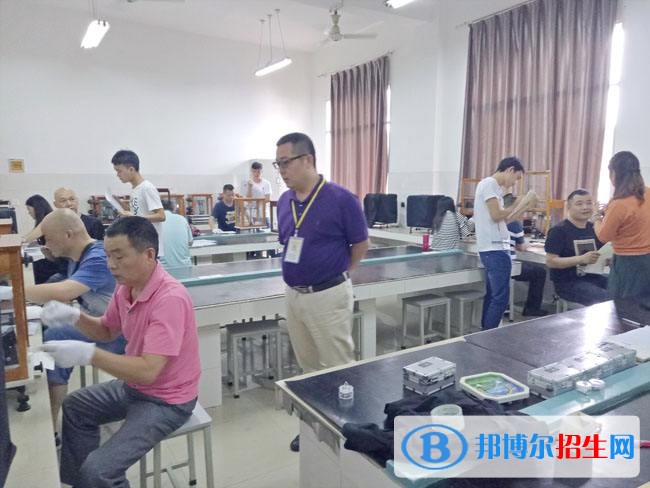 樂山有哪些中專學校比較好就業(yè)