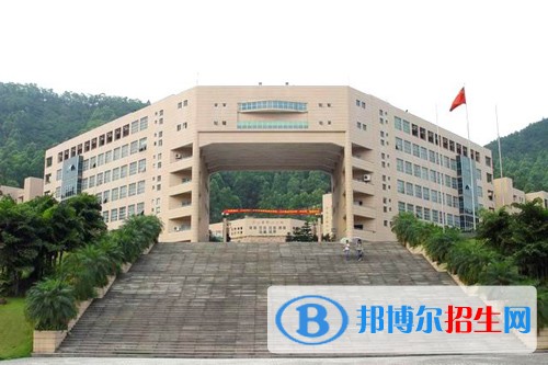 新疆應(yīng)用職業(yè)技術(shù)學(xué)院單招報名時間