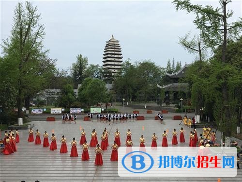 德陽中專學(xué)校和中專有哪些區(qū)別