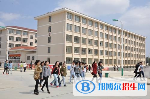 雅安中專學校和高中的區(qū)別