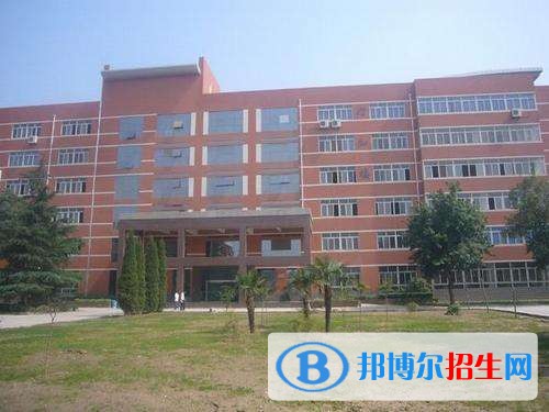 西安讀中專學校一年要多少錢