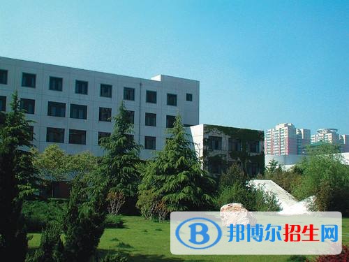 長沙湘麓中等職業(yè)學(xué)校2019年報(bào)名條件、招生對象