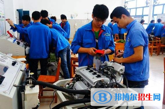 現(xiàn)代汽車、摩托車維修專業(yè)1