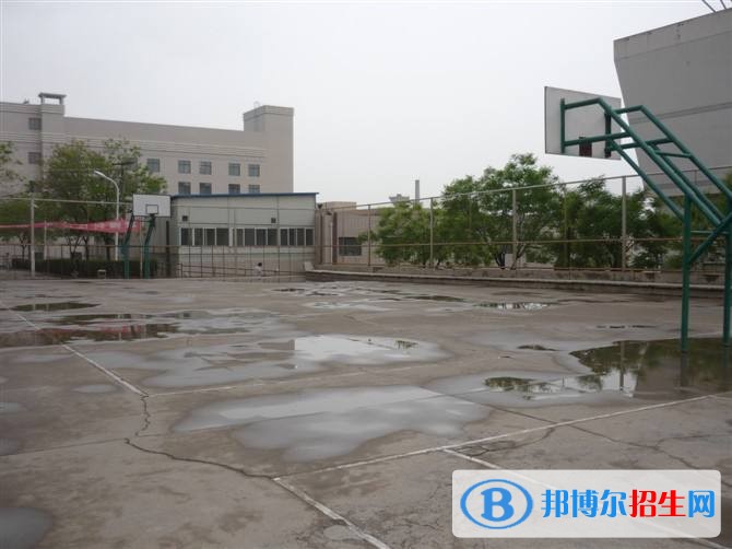 蘭州讀中專學(xué)?？梢钥即髮W(xué)嗎