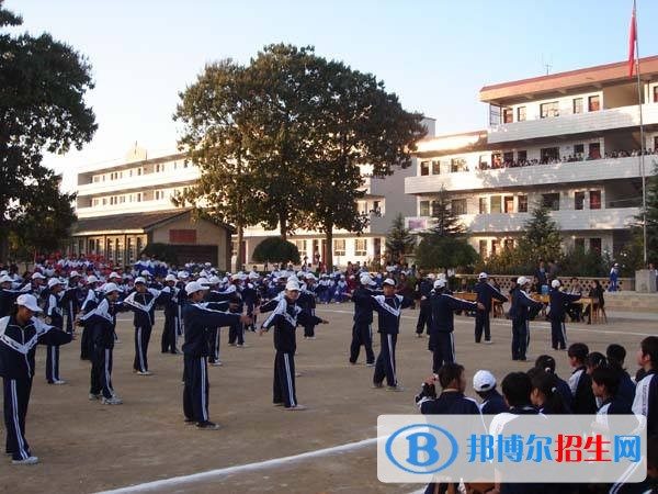 白銀中專學(xué)校好不好