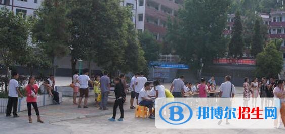 遵義私立貴龍中學2019年報名條件、招生要求、招生對象