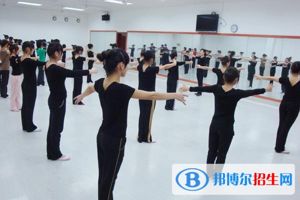 四川幼師學校職業(yè)資歷證書對畢業(yè)生的就業(yè)重要嗎？