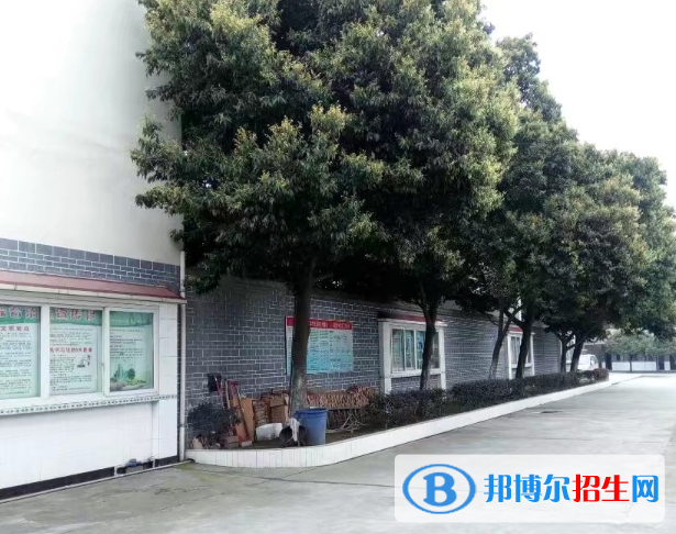 成都莊園機電職業(yè)技術(shù)學校