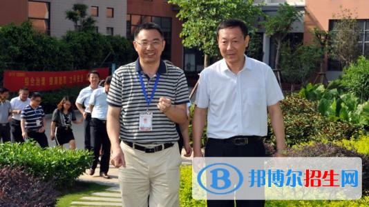 陜西電子信息職業(yè)技術學院五年制大專2019年招生辦聯(lián)系電話
