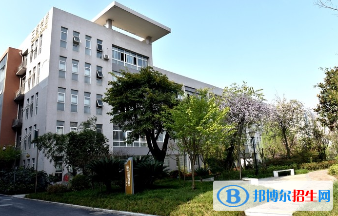 成都工貿(mào)職業(yè)技術學院3