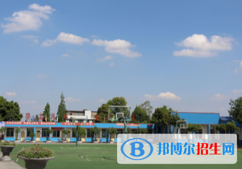成都棠湖科技技術學校3
