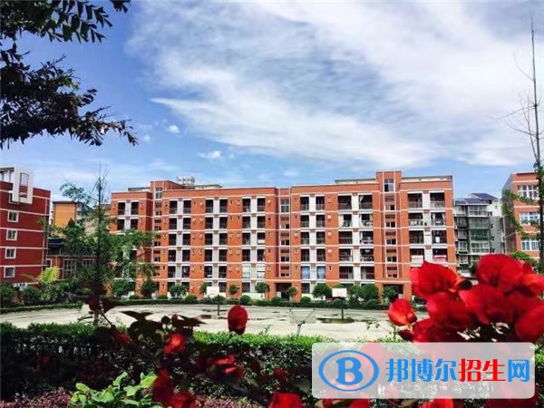 成都機(jī)械高級技工學(xué)校1