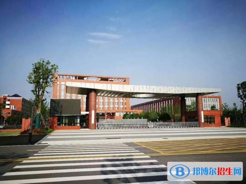 長(zhǎng)沙大專和中專有什么區(qū)別