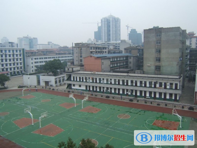 長(zhǎng)沙中專學(xué)費(fèi)多少