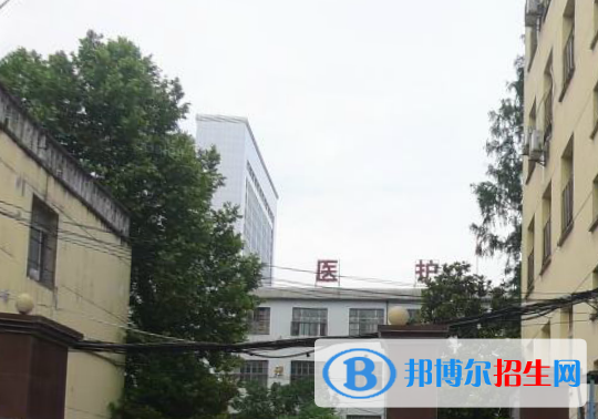 湖北現(xiàn)代科技學(xué)校2020年報(bào)名條件、招生要求、招生對(duì)象