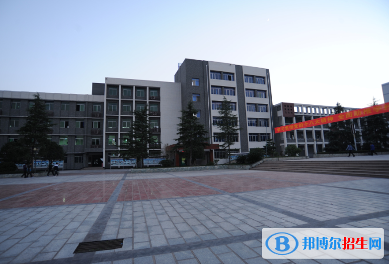 重慶九龍坡職業(yè)教育中心2020年報(bào)名條件、招生要求、招生對(duì)象