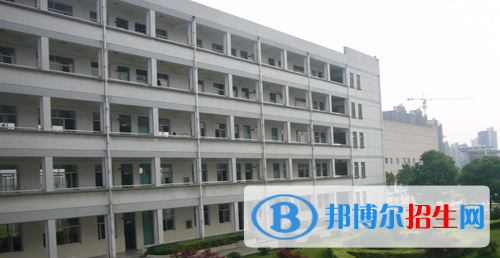 重慶華繡服裝中等專業(yè)學校2020年有哪些專業(yè)