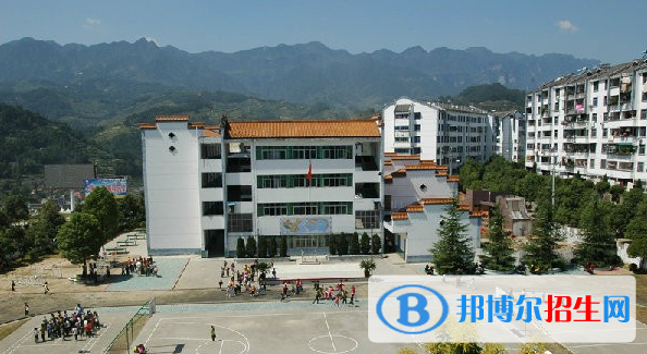 鄂州中等專業(yè)學(xué)校2020年報(bào)名條件、招生要求、招生對(duì)象
