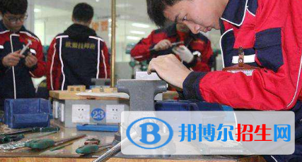 蘭州電子工業(yè)學校2020年學費、收費多少