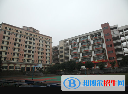 重慶工藝美術(shù)學校地址在哪里