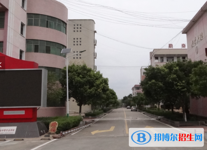 興國中等專業(yè)學(xué)校2020年報(bào)名條件、招生要求、招生對象