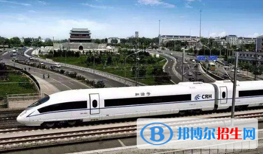 廣西2020年鐵路學(xué)校和中專有哪些區(qū)別